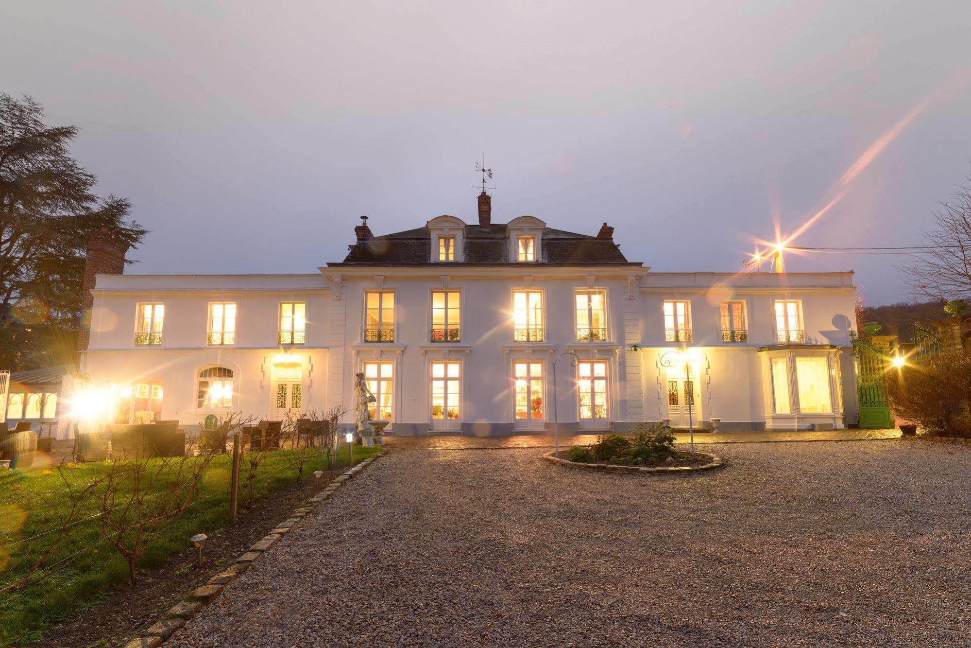 Chateau De La Marjolaine Эссом-сюр-Марн Экстерьер фото